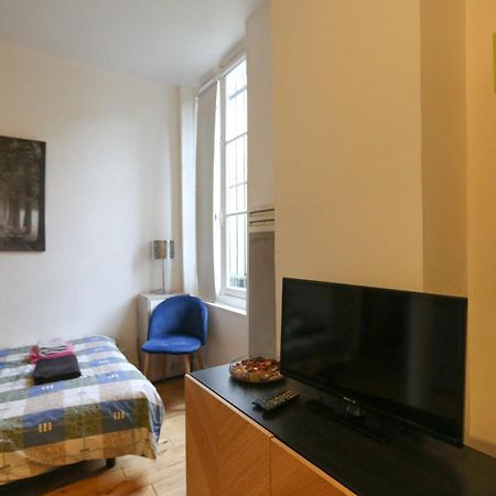 Nice And Comfortable Studio Apartment ปารีส ภายนอก รูปภาพ