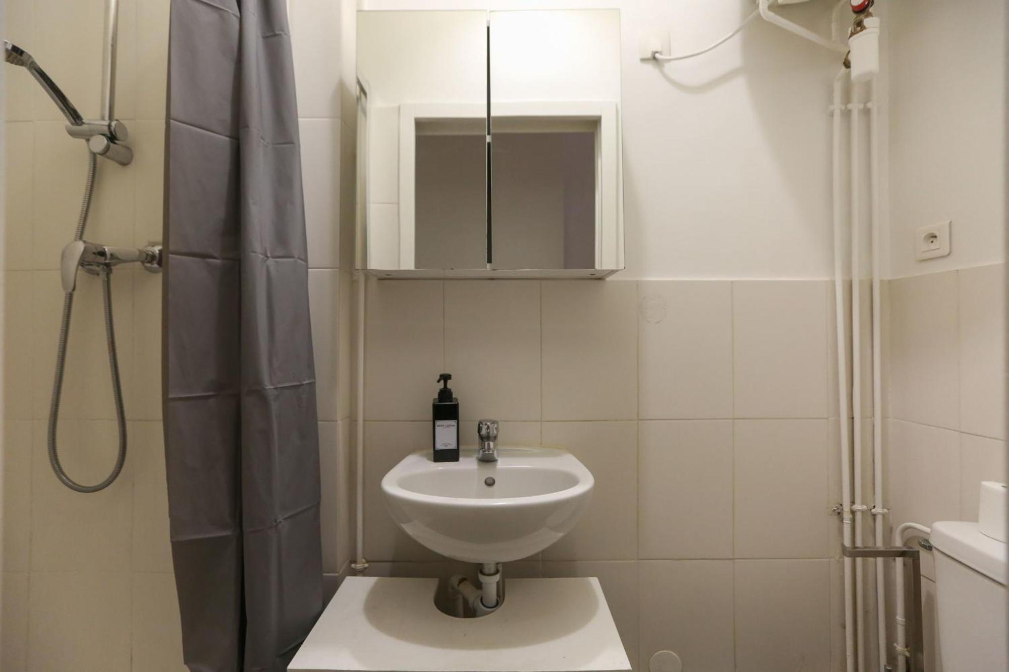 Nice And Comfortable Studio Apartment ปารีส ภายนอก รูปภาพ