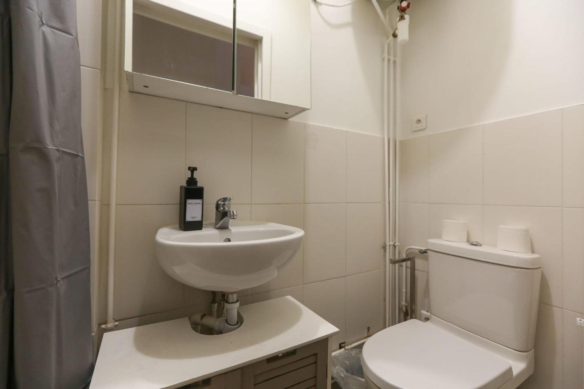 Nice And Comfortable Studio Apartment ปารีส ภายนอก รูปภาพ
